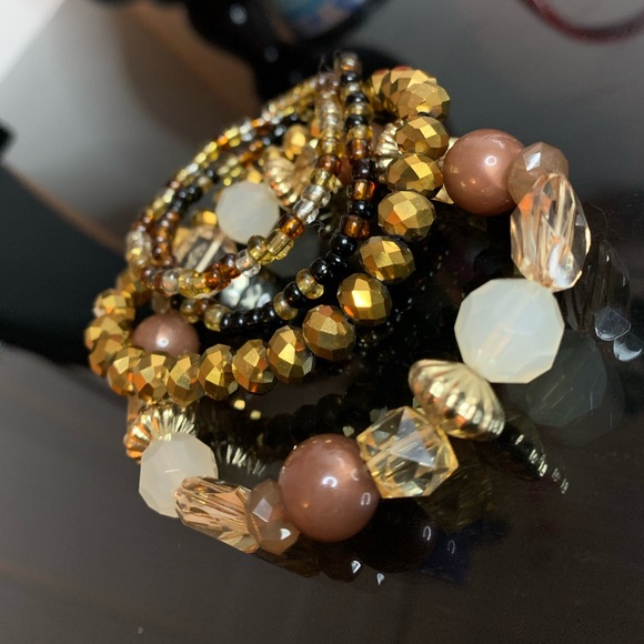 4 beads bracelets🤎🤍 - Picture 3 of 5